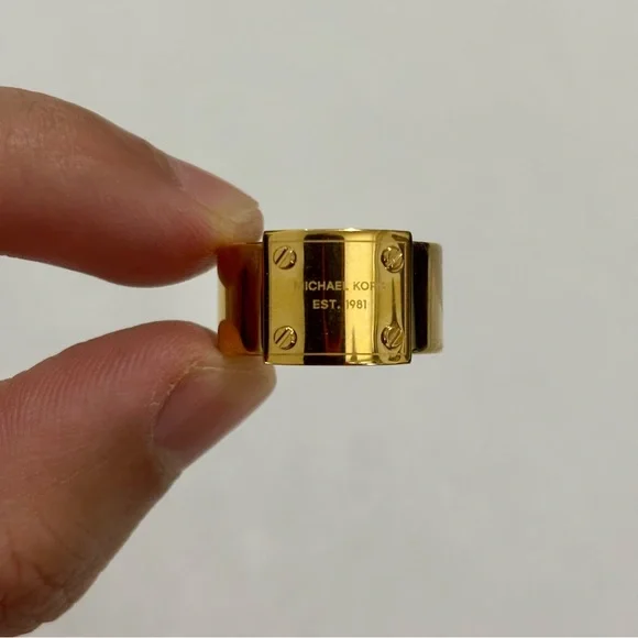 Michael Kors Stainless Steel Gold Plaque Size 7 - Picture 3 of 12